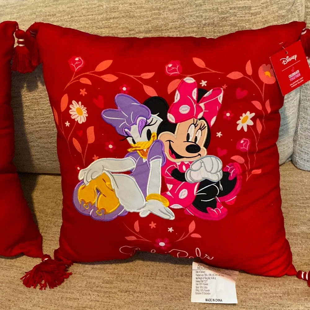 NWT (Set of 2)Disney Minnie Mouse & Daisy Duck Embroidered Tassel Throw Pillows